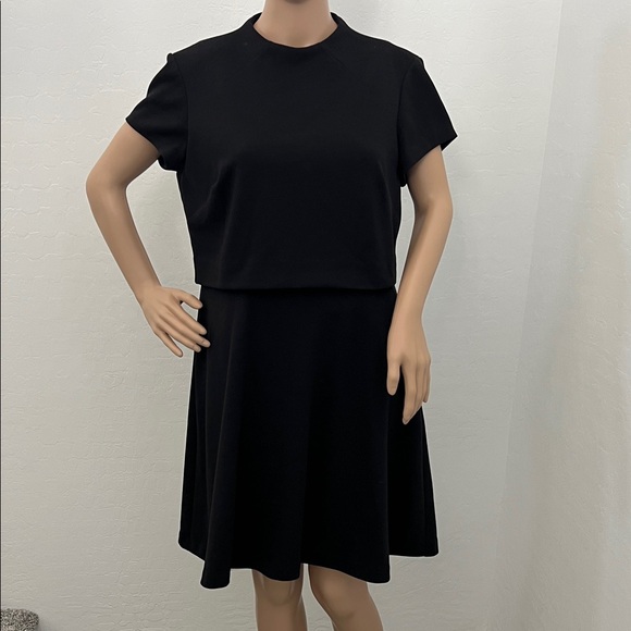 Donna Morgan Dresses & Skirts - Donna Morgan Black Short Sleeve Midi Cocktail Dress Back Zip - Size 10